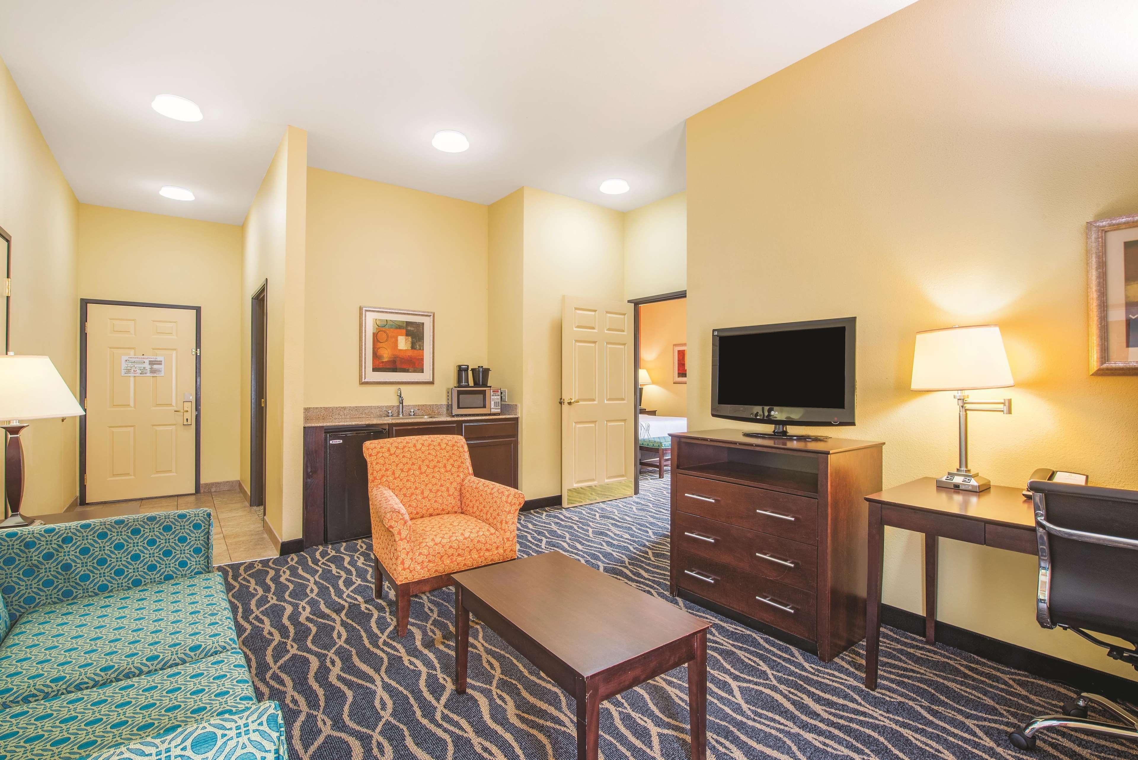 Hotel La Quinta By Wyndham Tulsa Airport / Expo Square Exterior foto
