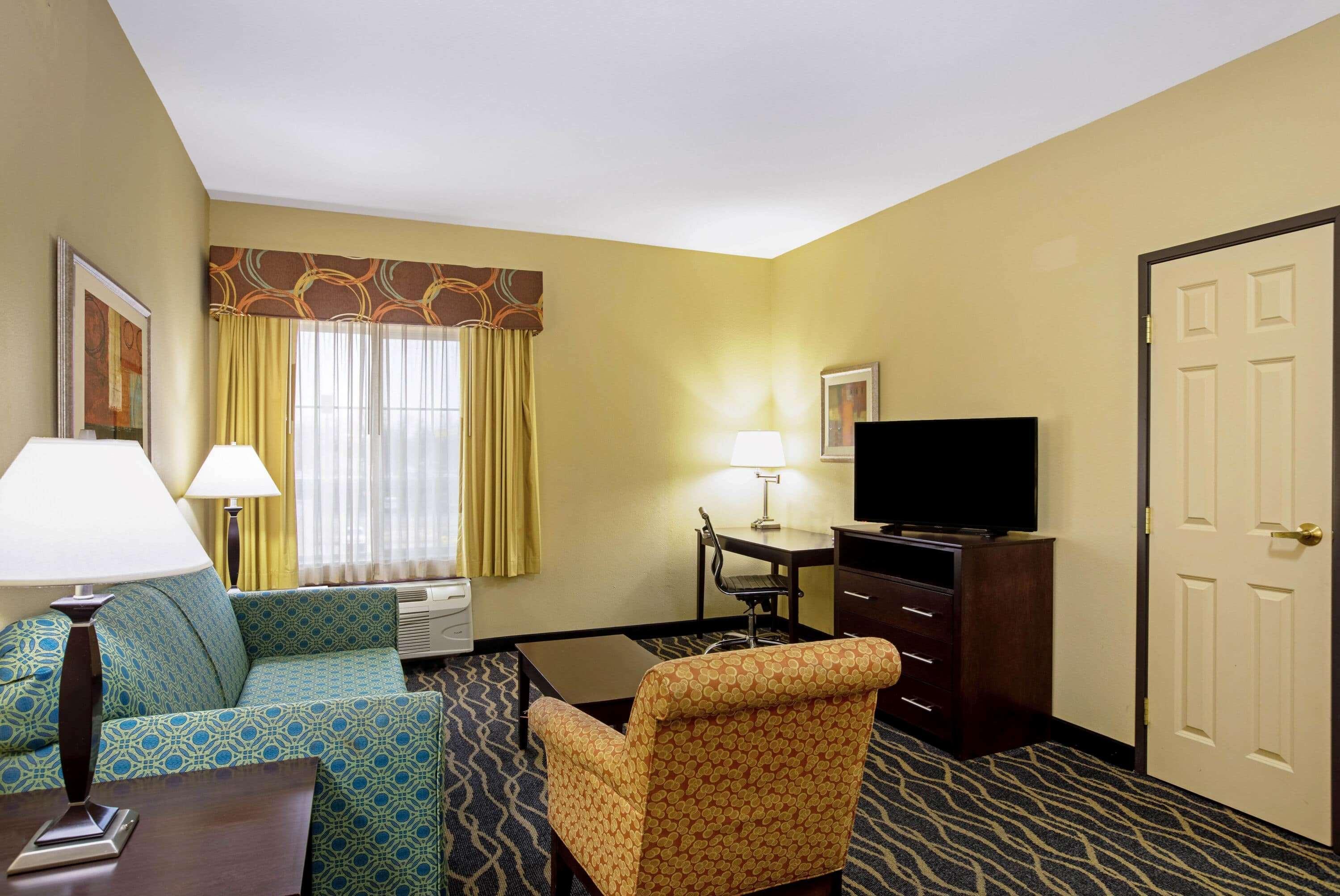 Hotel La Quinta By Wyndham Tulsa Airport / Expo Square Exterior foto